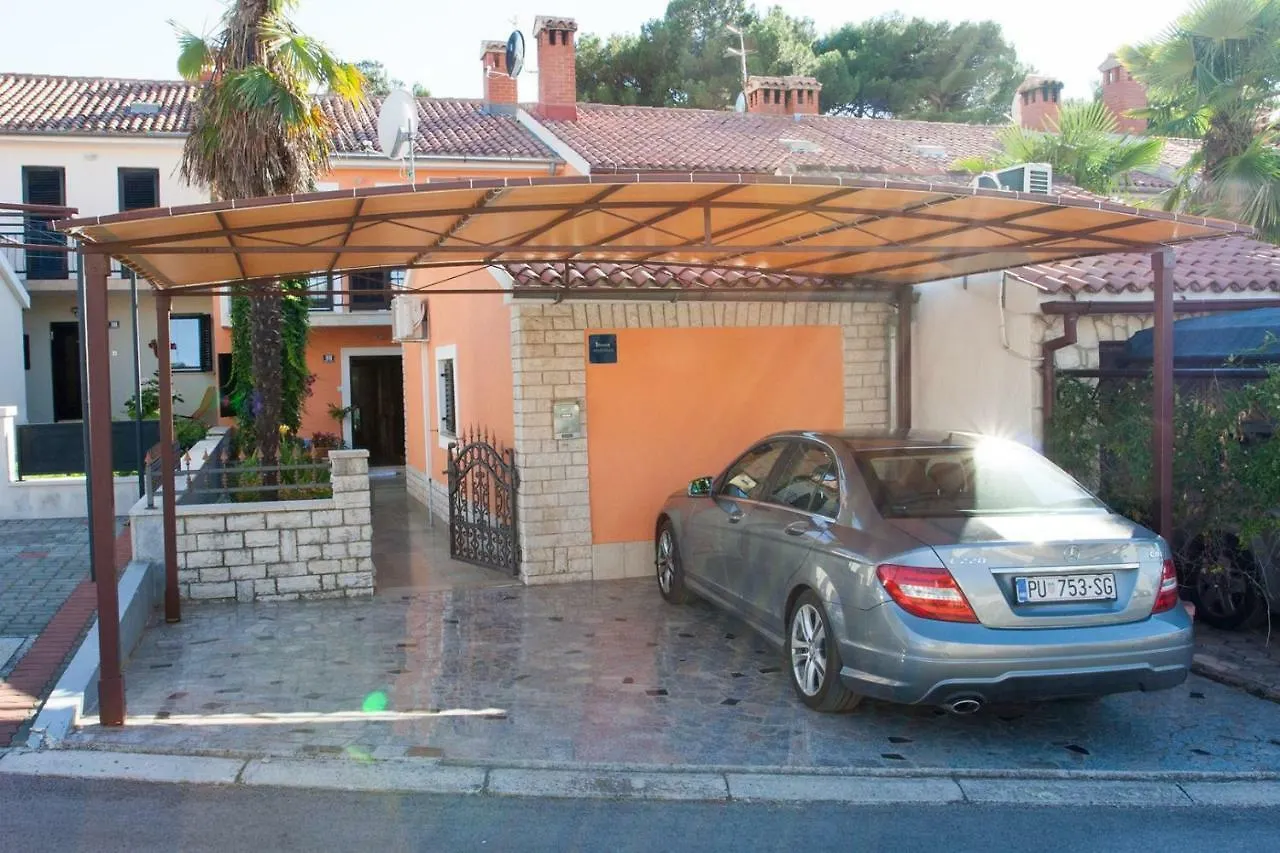 Apartment Villa Marija بوريتش